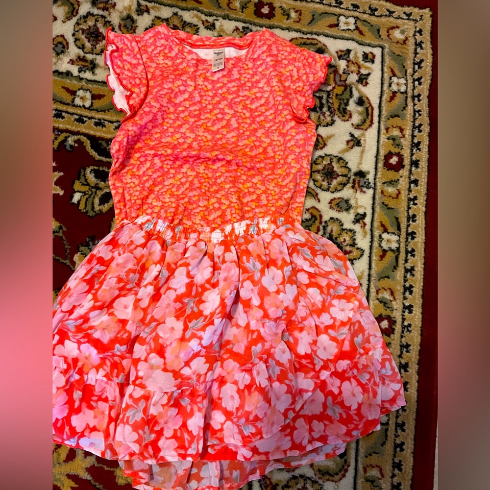 Cute, OshKosh, floral Skirt and top. Ruffle theme.NWT.